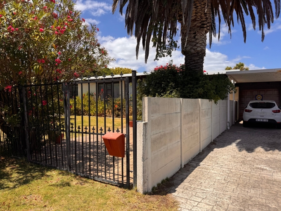 7 Bedroom Property for Sale in Table View Western Cape